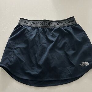 Women’s XS the north face navy blue skirt skort with shorts